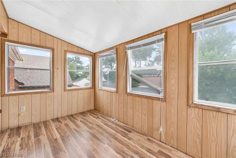 1515 Bunts Road Lakewood OH 44107