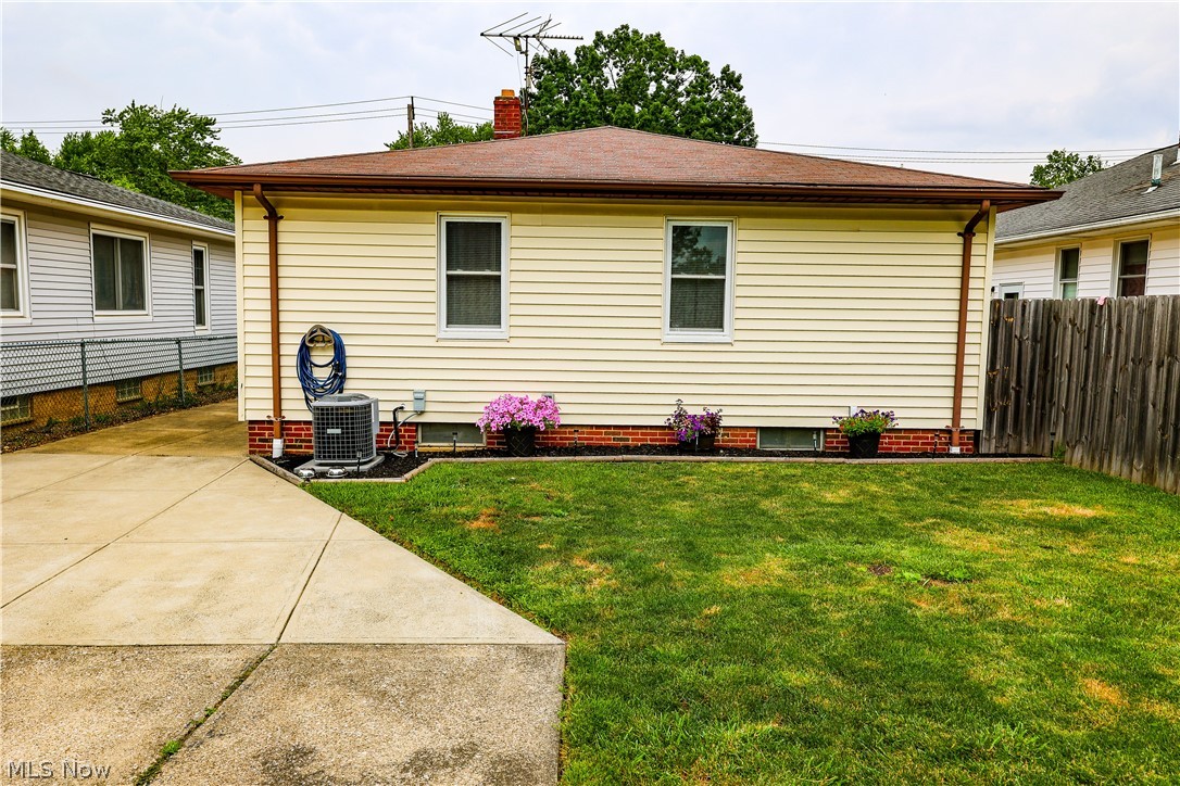 11109 Meadowbrook Drive Parma Heights OH 44130