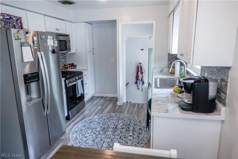 11109 Meadowbrook Drive Parma Heights OH 44130