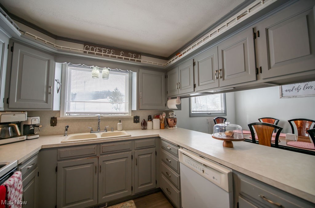 4022 State Route 516 NW Dover OH 44622