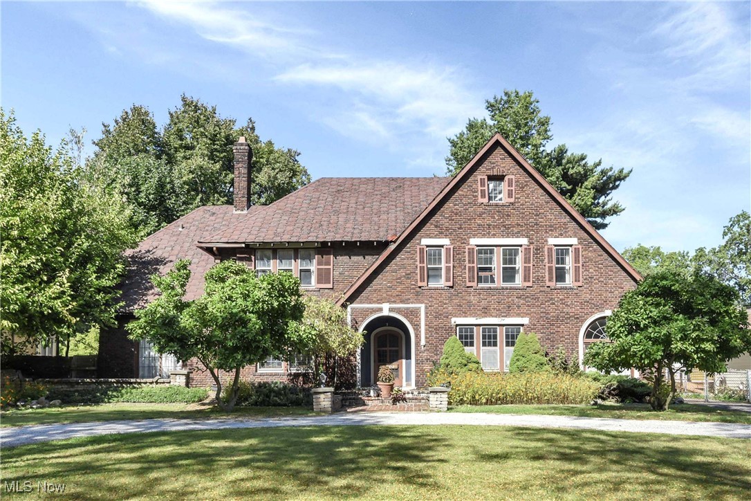 10102 Lake Avenue Cleveland OH 44102