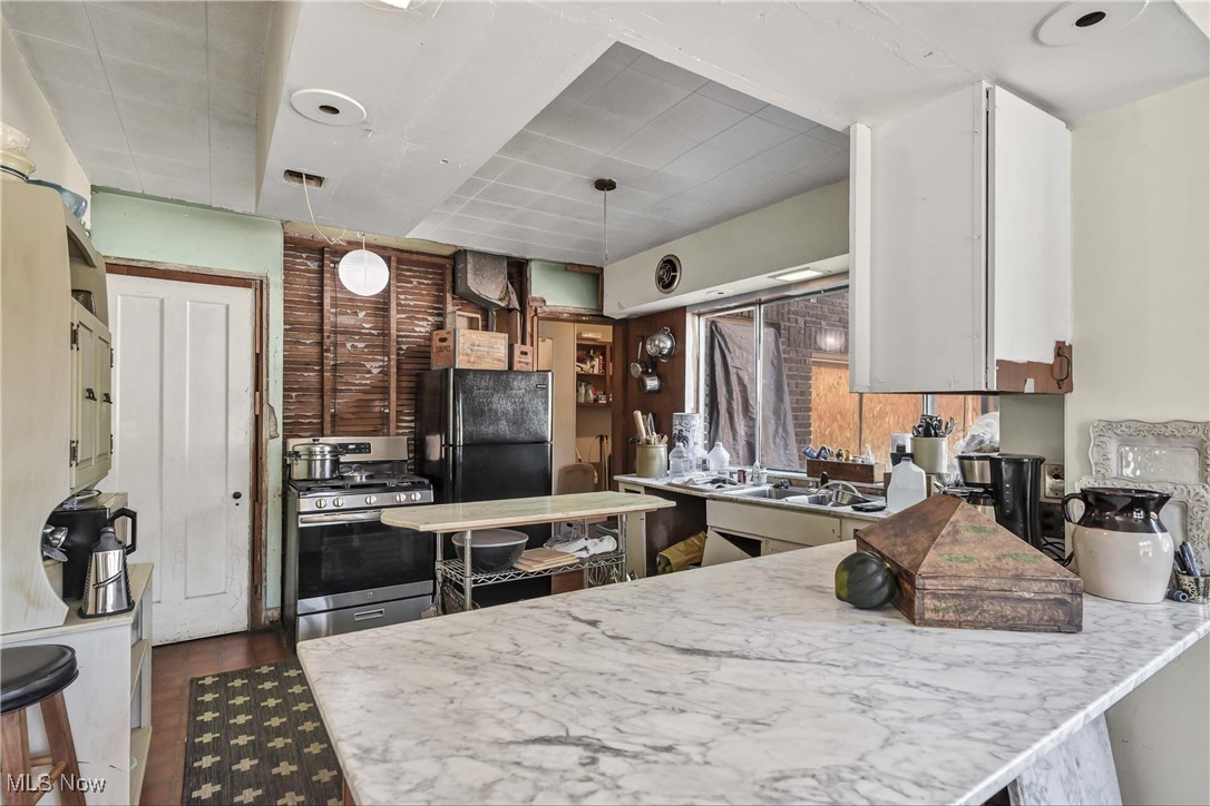 10102 Lake Avenue Cleveland OH 44102