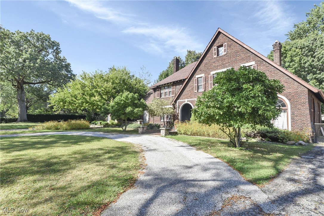 10102 Lake Avenue Cleveland OH 44102