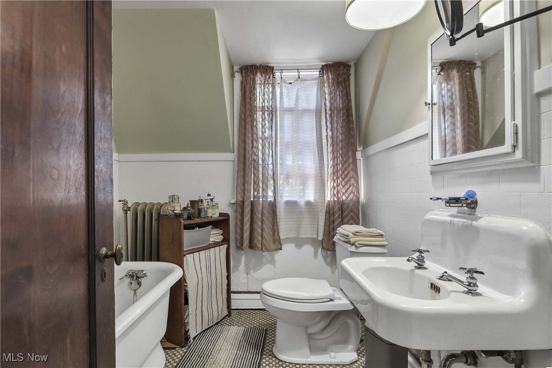 10102 Lake Avenue Cleveland OH 44102