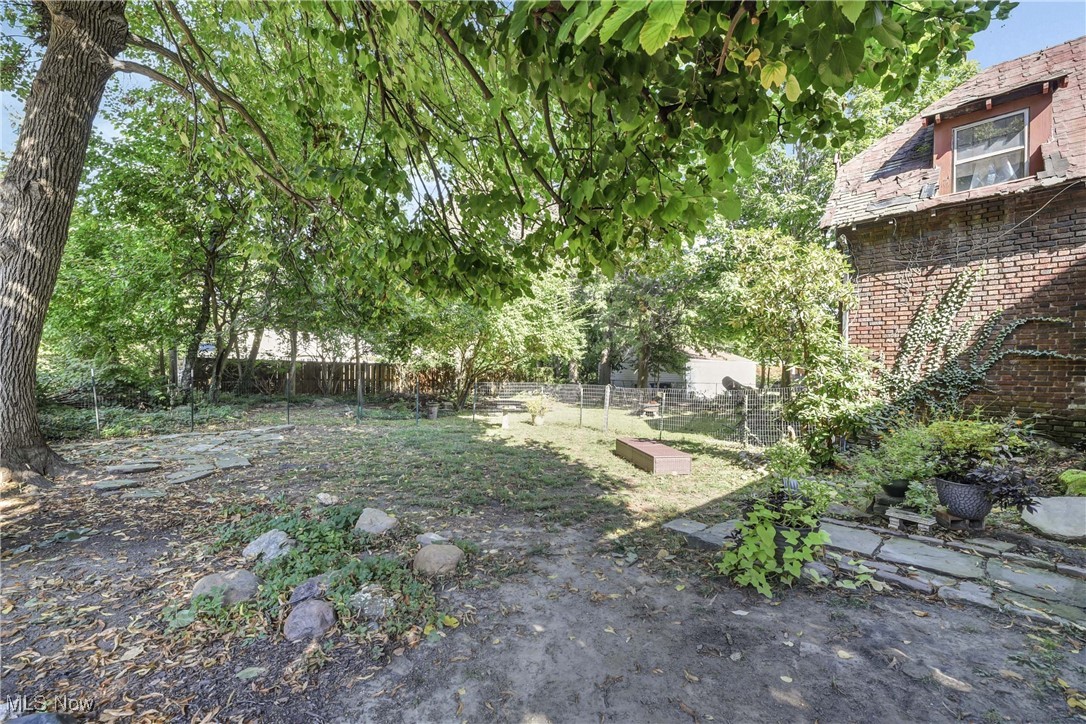 10102 Lake Avenue Cleveland OH 44102