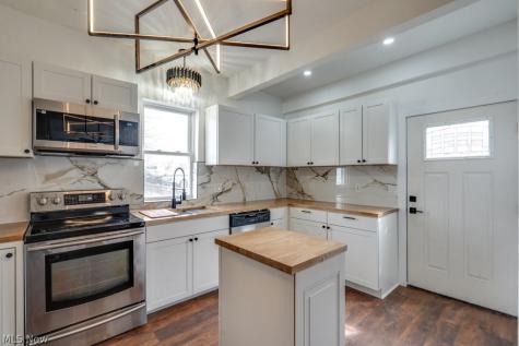 3135 W 46th Street Cleveland OH 44102