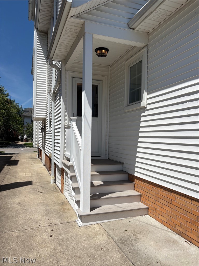 1221 Andrews Avenue Lakewood OH 44107