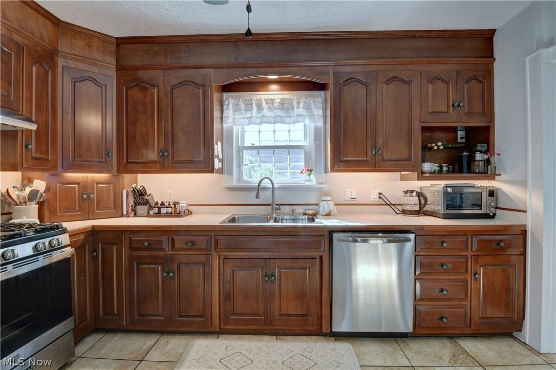 917 W Main Street Sugarcreek OH 44681