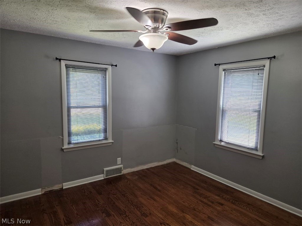 15090 Louisville Street NE Minerva OH 44657