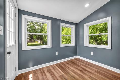 1412 Henning Drive Lyndhurst OH 44124