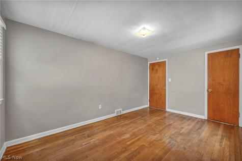 1412 Henning Drive Lyndhurst OH 44124