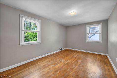 1412 Henning Drive Lyndhurst OH 44124
