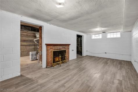 1412 Henning Drive Lyndhurst OH 44124