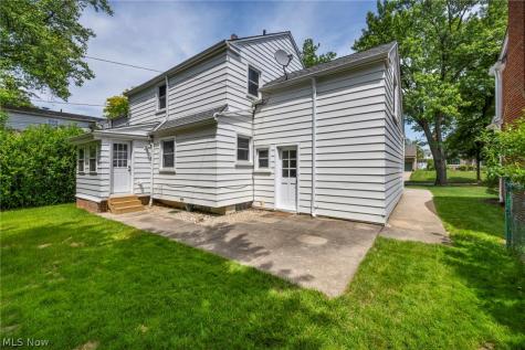 1412 Henning Drive Lyndhurst OH 44124