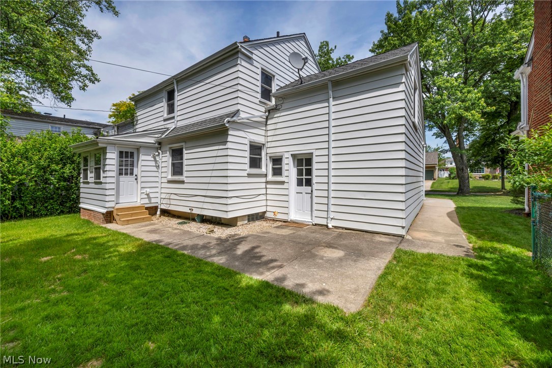 1412 Henning Drive Lyndhurst OH 44124