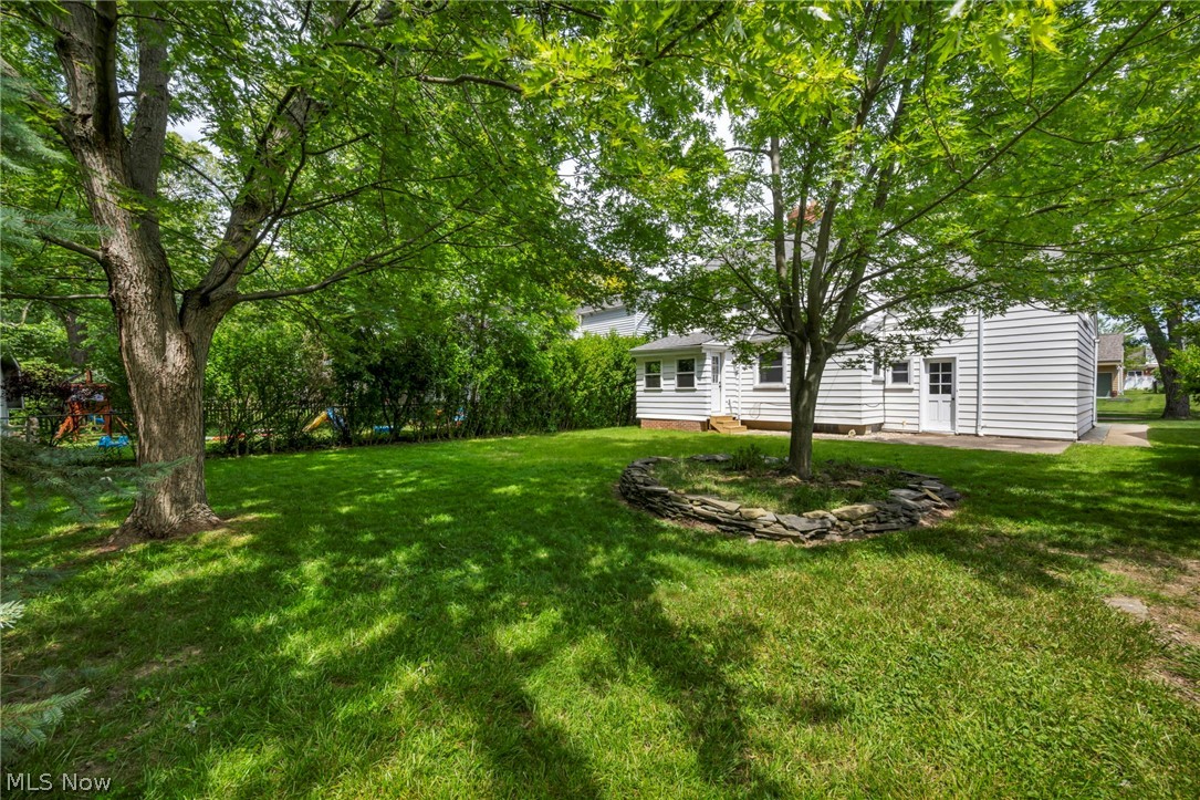 1412 Henning Drive Lyndhurst OH 44124