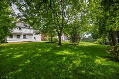 1412 Henning Drive Lyndhurst OH 44124