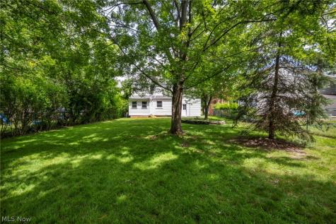 1412 Henning Drive Lyndhurst OH 44124