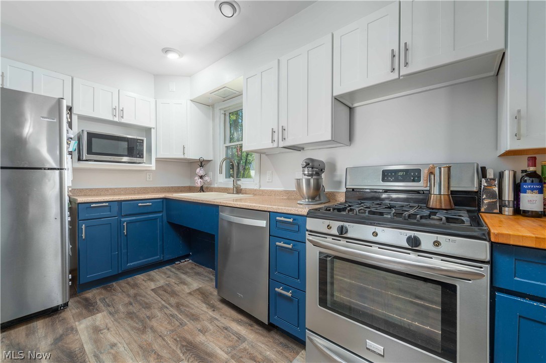 159 Inwood Boulevard Avon Lake OH 44012