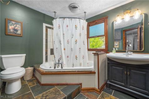 159 Inwood Boulevard Avon Lake OH 44012