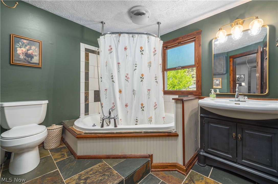 159 Inwood Boulevard Avon Lake OH 44012