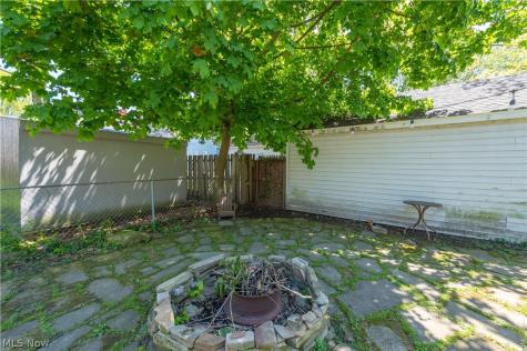 159 Inwood Boulevard Avon Lake OH 44012