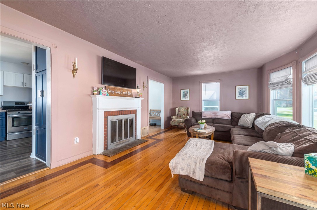 159 Inwood Boulevard Avon Lake OH 44012