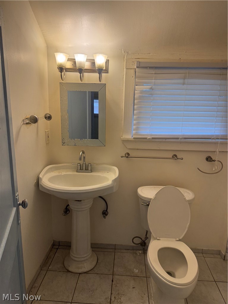 1734 Hillview Road Cleveland OH 44112