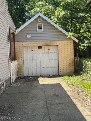 1734 Hillview Road Cleveland OH 44112