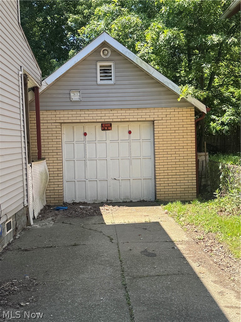 1734 Hillview Road Cleveland OH 44112