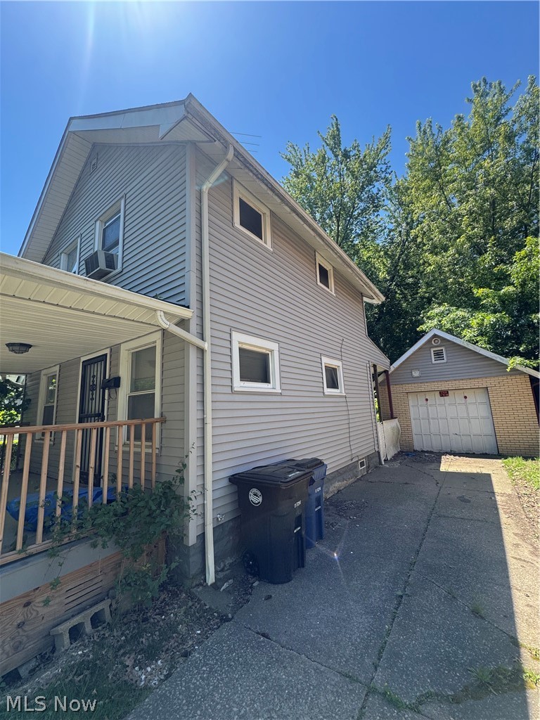 1734 Hillview Road Cleveland OH 44112