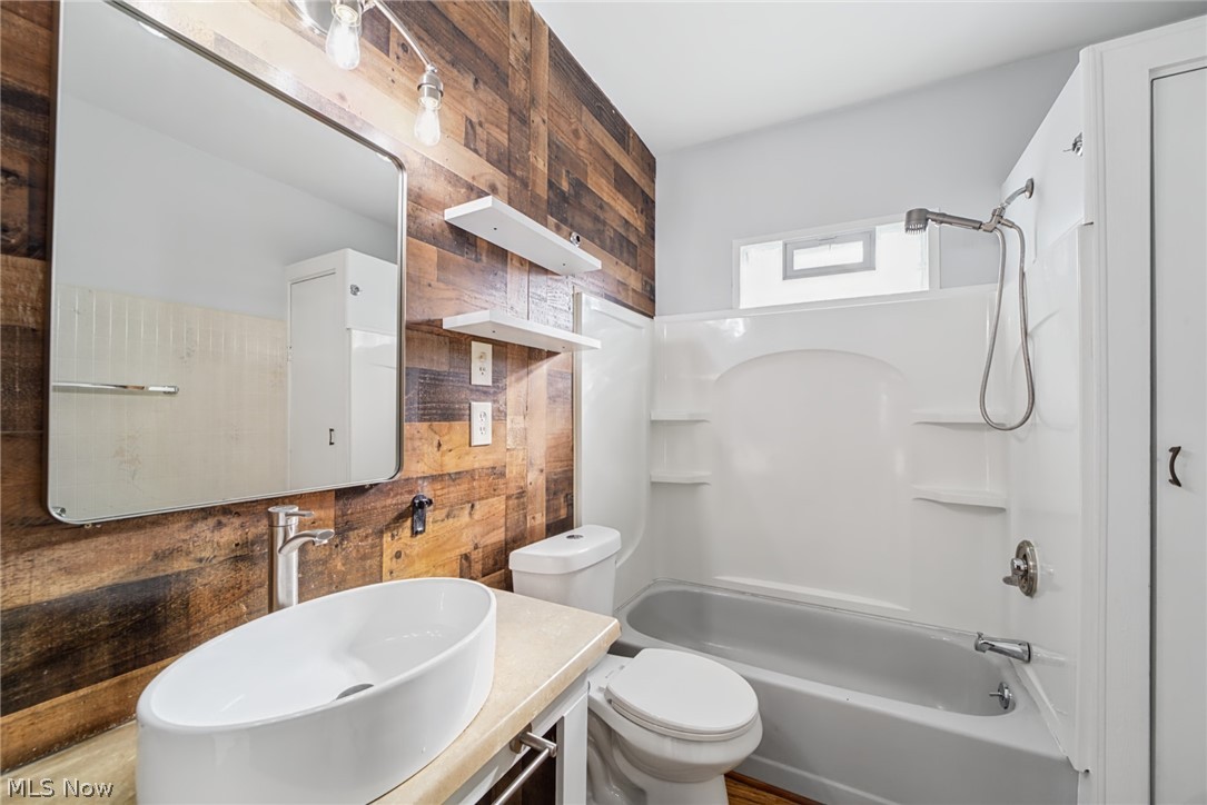 2819 Saratoga Avenue Old Brooklyn OH 44109