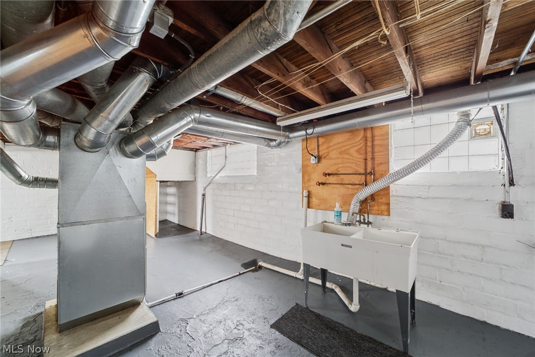 2819 Saratoga Avenue Old Brooklyn OH 44109