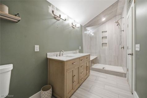 6024 Louis North Olmsted OH 44070