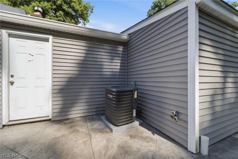 6024 Louis North Olmsted OH 44070