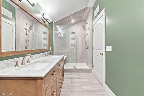 6024 Louis North Olmsted OH 44070