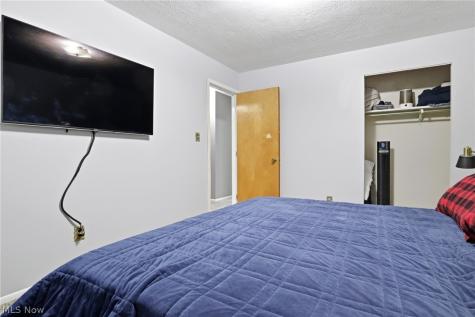 4352 Sky Lane Drive Cleveland OH 44109