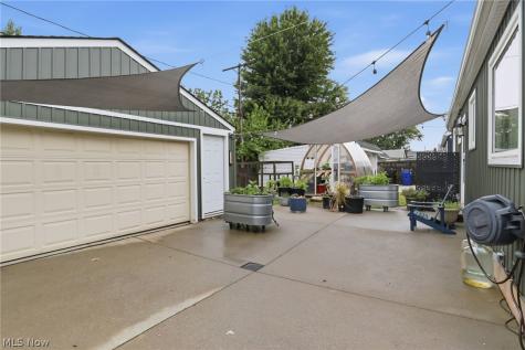 4352 Sky Lane Drive Cleveland OH 44109