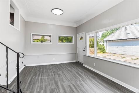 12904 Brookfield Avenue Cleveland OH 44135