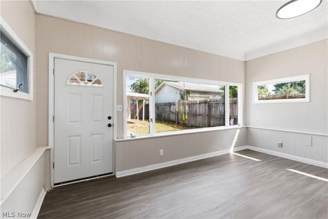 12904 Brookfield Avenue Cleveland OH 44135