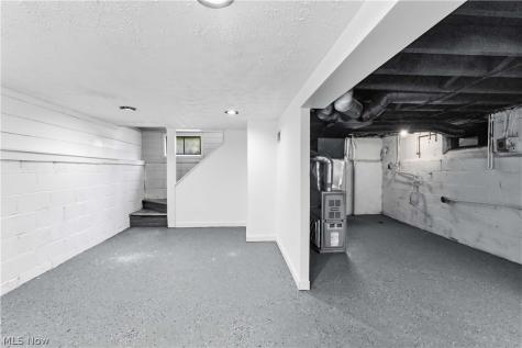12904 Brookfield Avenue Cleveland OH 44135