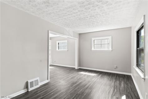 12904 Brookfield Avenue Cleveland OH 44135