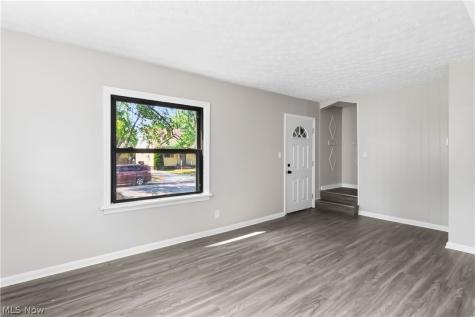12904 Brookfield Avenue Cleveland OH 44135