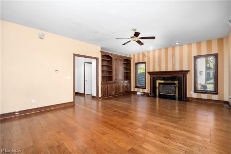 6232 Oak Point Lorain OH 44053