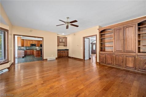 6232 Oak Point Lorain OH 44053
