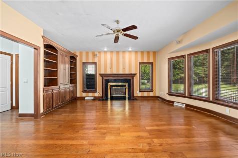 6232 Oak Point Lorain OH 44053