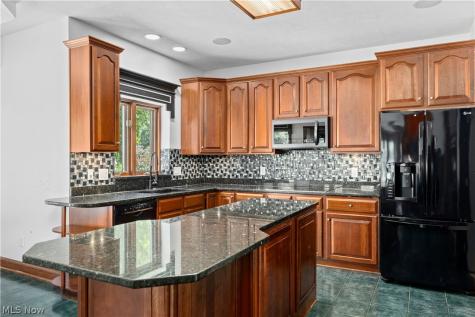 6232 Oak Point Lorain OH 44053