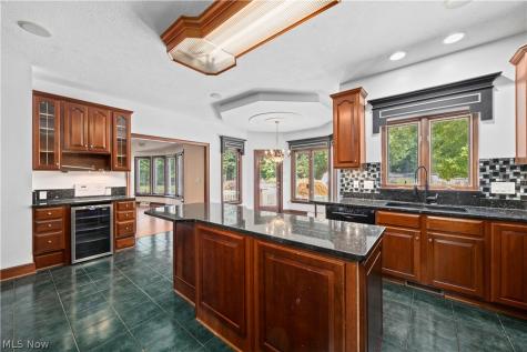 6232 Oak Point Lorain OH 44053