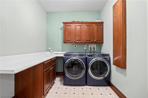 6232 Oak Point Lorain OH 44053