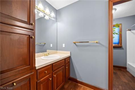 6232 Oak Point Lorain OH 44053